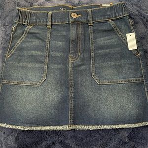 Denim skirt size 7-9 new with tags
